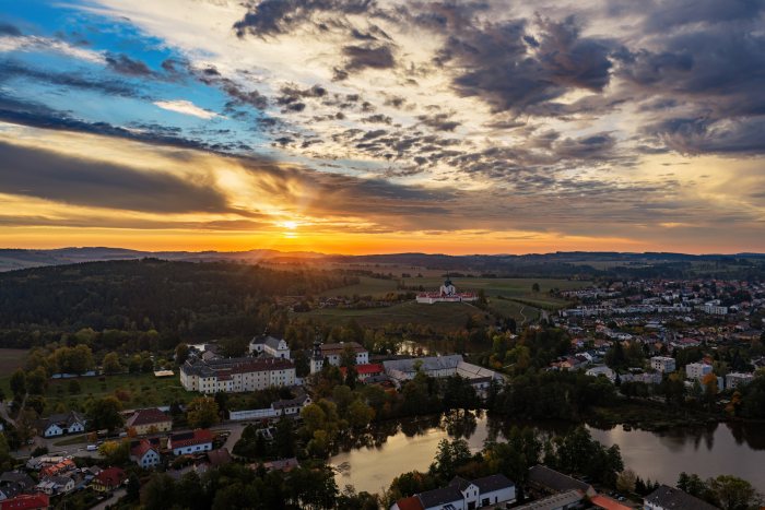 2026-10-07 - 07.29.18 - DJI_00498-HDR - Žďár nad Sázavou - Zelená Hora.jpg