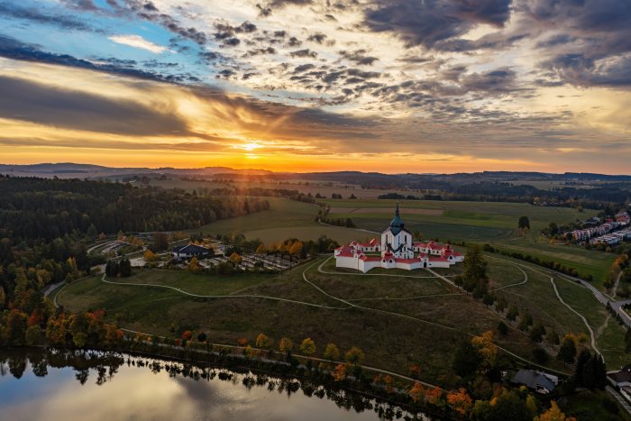 2026-10-07 - 07.30.14 - DJI_00503-HDR - Žďár nad Sázavou - Zelená Hora.jpg