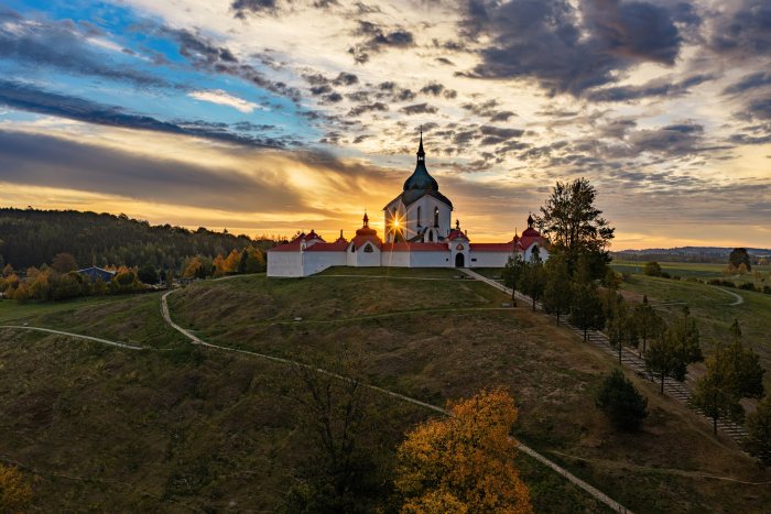2026-10-07 - 07.31.38 - DJI_00523-HDR - Žďár nad Sázavou - Zelená Hora.jpg