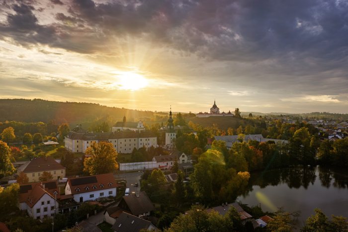 2026-10-07 - 07.57.19 - DJI_10047-HDR - Žďár nad Sázavou - Zelená Hora.jpg