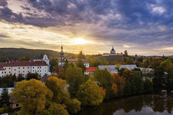 2026-10-07 - 08.00.01 - DJI_10082-HDR - Žďár nad Sázavou - Zelená Hora.jpg
