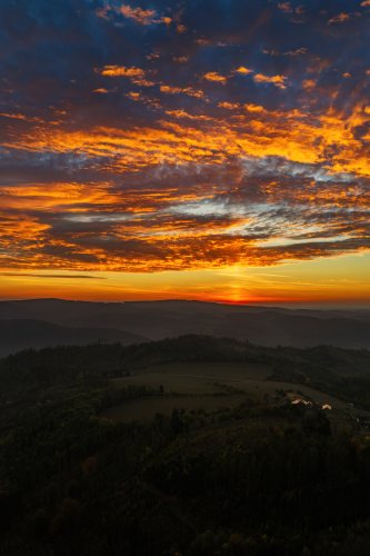 2026-10-08 - 06.59.59 - DJI_10190-HDR - Pernštejn (ráno).jpg