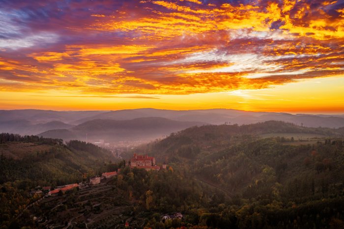 2026-10-08 - 07.02.04 - DJI_10210-HDR - Pernštejn (ráno).jpg