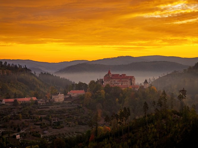2026-10-08 - 07.11.16 - DJI_10266-HDR - Pernštejn (ráno).jpg