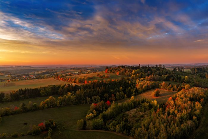 2026-10-08 - 07.16.13 - DJI_10281-HDR - Pernštejn (ráno).jpg